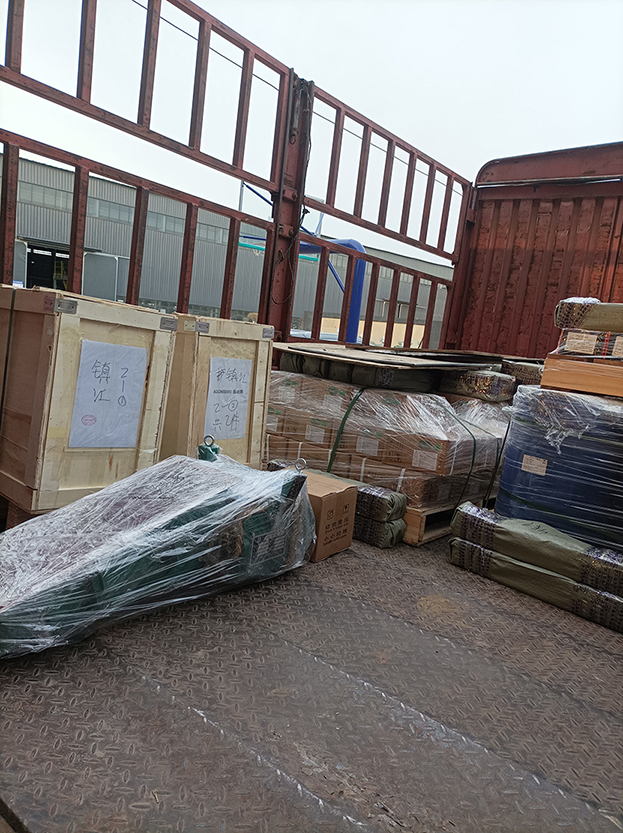 電磁給料機、2臺檢驗篩、網架等發貨