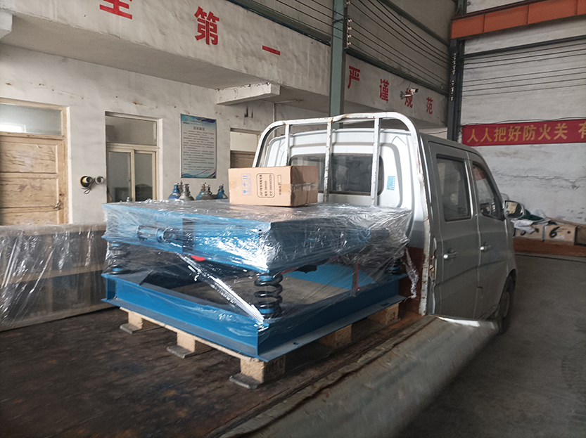 振動(dòng)平臺(tái)加控制柜發(fā)貨