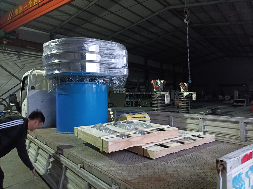 旋振篩、網(wǎng)架、電機(jī)等發(fā)貨