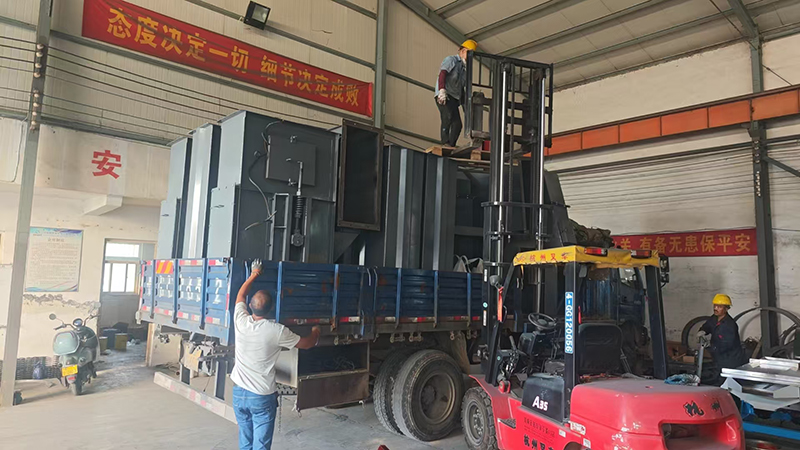 客戶定制大型斗提設(shè)備發(fā)貨