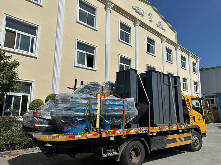 振動料斗、提升機、旋振篩整車發(fā)貨