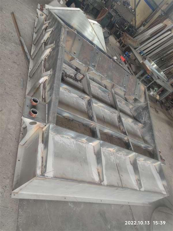 直線振動篩、除塵器、皮帶輸送機、旋振篩、振動平臺加班加點制作中