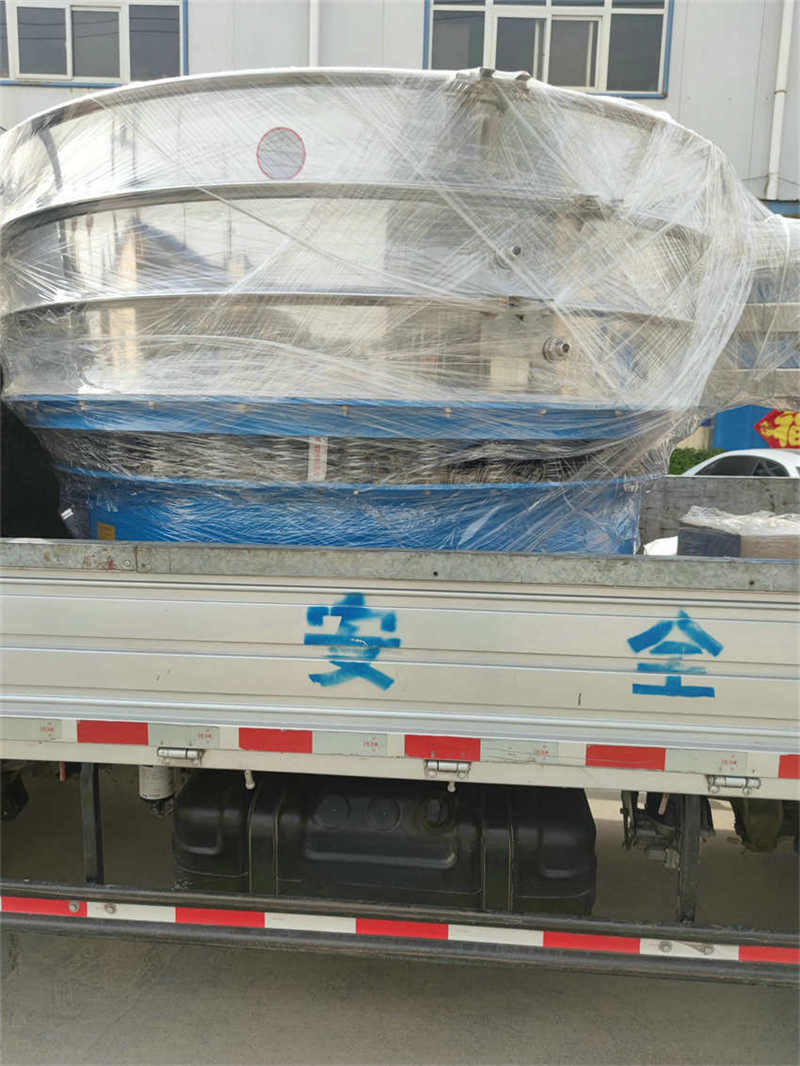 浙江1200-2S兩層不銹鋼超聲波客戶裝車發貨現場